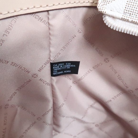 SOLD!!!🌼Michael Kors Jet Set Travel Tote Vanilla - Picture 13 of 15